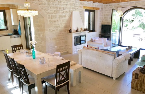 Rethymno House | Villa LaMori in a quiet location with a heatable pool and a beautiful garden