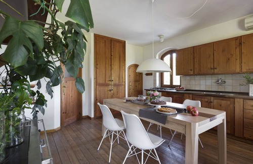 Todi Villa | Villa L’Arco.Luxury Air-Conditioned.Pool with Whirlpool area.Wi-Fi.Near Tuscany