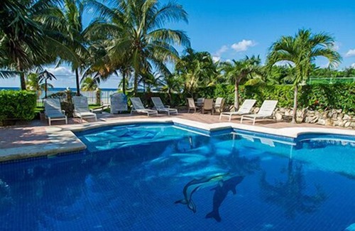 Colonia Centro Villa | Villa las Uvas, Luxury Beachfront Villa in the Caribbean.