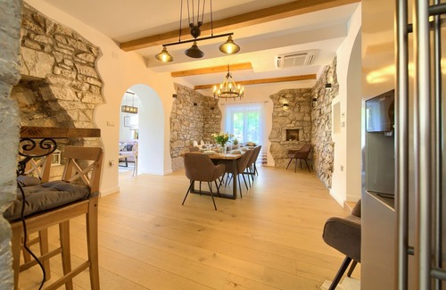 Brusici Villa | Villa Laura with pool and jacuzzi (Kvarner - Brusići)