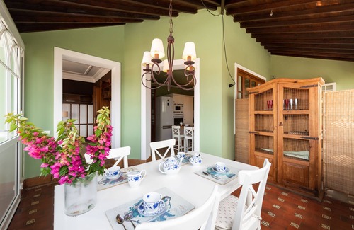 Tafira Villa | Villa Leonor, large villa with heated pool