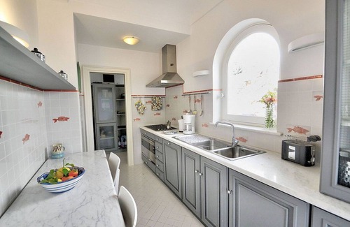 Praiano Villa | Villa Levante: A charming and bright villa which faces the sun and the sea, with Free WI-FI.