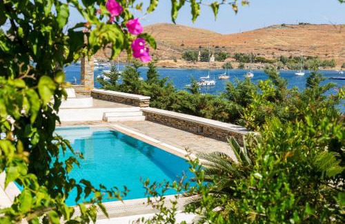 Vourkari Villa | Villa Liana