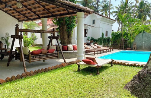 Parra Villa | VILLA LOU GOA Heritage Portuguese House built 1903 with Private Pool