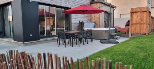 Santec Villa | Villa Lou Sanaé - Bord de mer - Spa, paddle, Kayak - Classé 4 étoiles