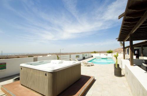 Tias Villa | Villa Lucy - By AZ Rentals