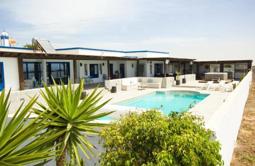Tias Villa | Villa Lucy - By AZ Rentals