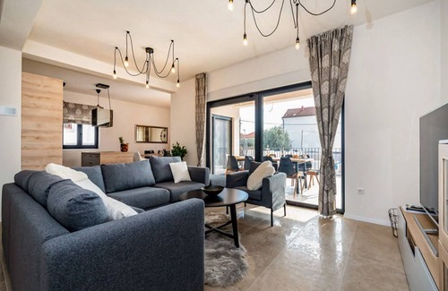 Biograd na Moru Villa | Villa Magali - Five Bedroom Villa, Sleeps 12