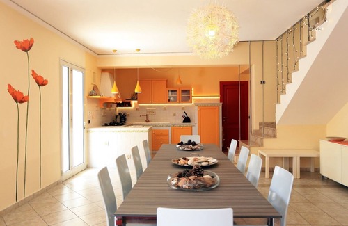 Marina di Ragusa Villa | Villa 'Magda' with Private Pool, Wi-Fi and Air Conditioning