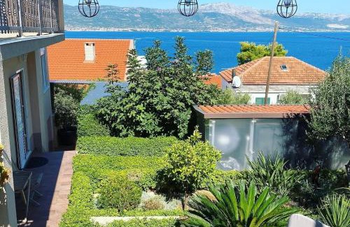 Municipality of Trogir Villa | Villa Mala - Pool - Jacuzzi - 5 min. zum Meer