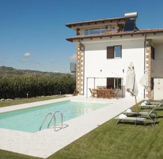 Amorosi Villa | Villa Mariarosaria - Villa di campagna con camino