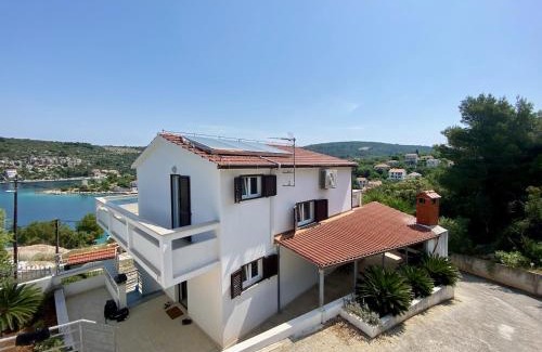 Veliki Drvenik Villa | Villa Marina with a private swimming pool right by the sea