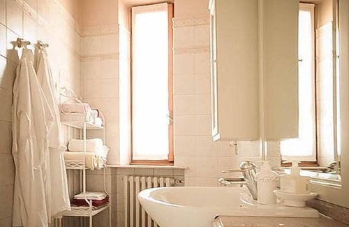 Pavia Bed & Breakfast | Villa Marisa bed breakfast and books