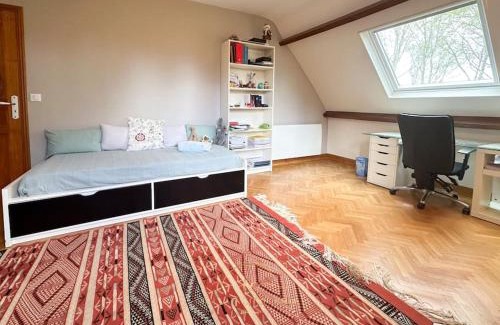 Saint-Quentin-en-Yvelines House | Villa Massenet - Paris 2024 Olympics