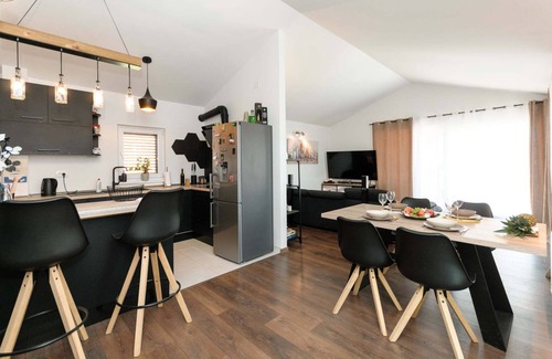 Plano Villa | Villa Mavis with Heated Pool