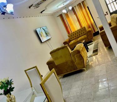 Douala Apartment | Villa meublée trois chambres Bonamoussadi