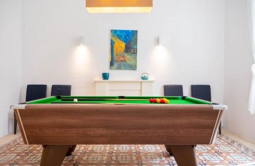 Sliema House | Villa Milano - Jacuzzi Rooftop Lounge with BBQ and Billiard Room