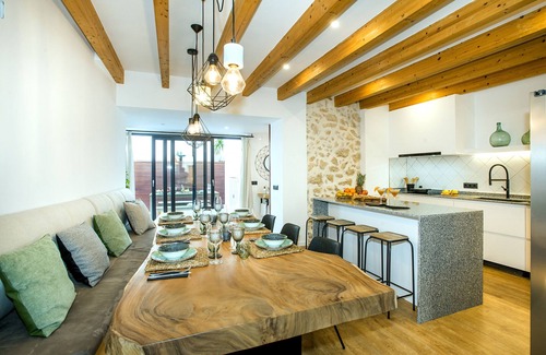 Buger Villa | VILLA MIQUEL - LUXURY RETREAT
