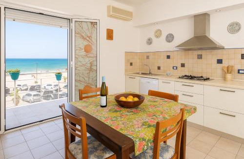Alcamo Marina Ski Chalet | Villa Mirage