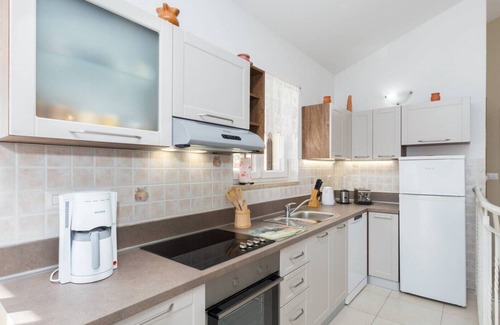 Vizinada Villa | Villa Mirna Vizinada for 8 pax with pool all in green