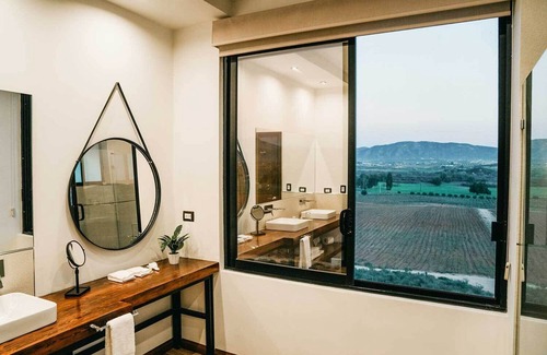 Valle de Guadalupe Hotel | Villa Montefiori