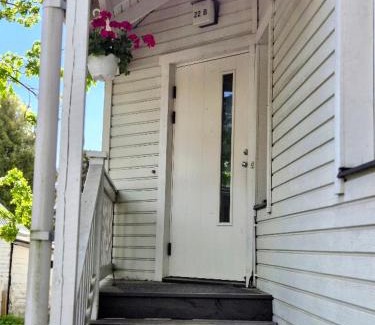 Koillinen District House | Villa Mosahiisi Charming Poolside Getaway