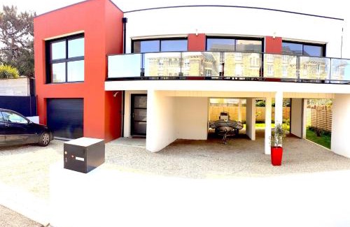 Plerin Villa | Villa neuve sur pilotis vue mer à 30m de la plage