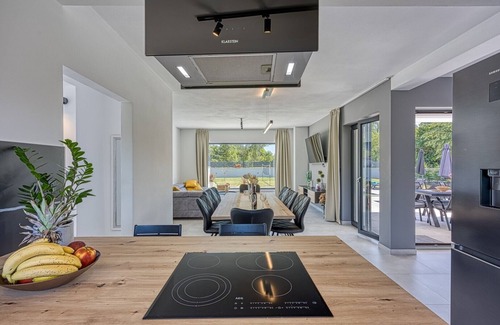 Tinjan Villa | Villa Nona in Kringa