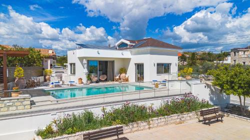 Agios Theodoros Villa | Villa Pacy