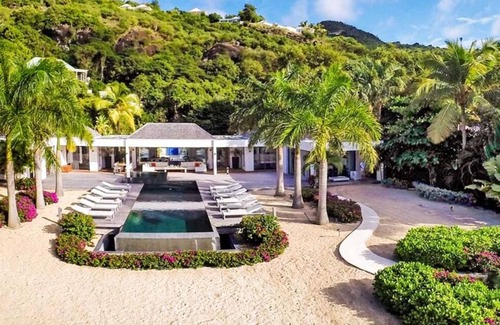 Barriere des Quatres Vents Villa | Villa Palm Beach | Beach Front - Located in Wonderful Lorient Beach with Private Pool