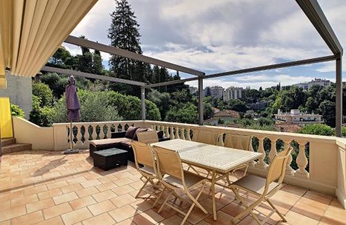Gairaut Apartment | Villa Paradiso, logement avec piscine, Nice Nord
