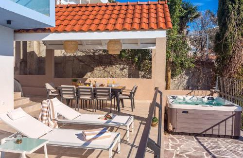 Pisak Villa | Villa Perla Blu with 4 bedrooms, heated pool, jacuzzi, 50m from beach