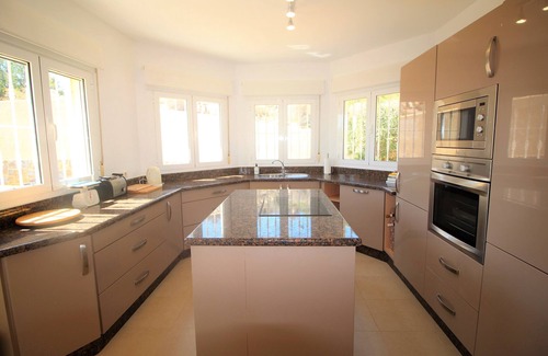 Bedar Villa | Villa Pikorua is a luxurious private home set in the mountains near to Mojacar.