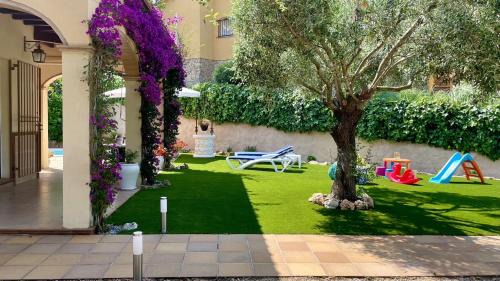 Pals Villa | Villa Pineda 5