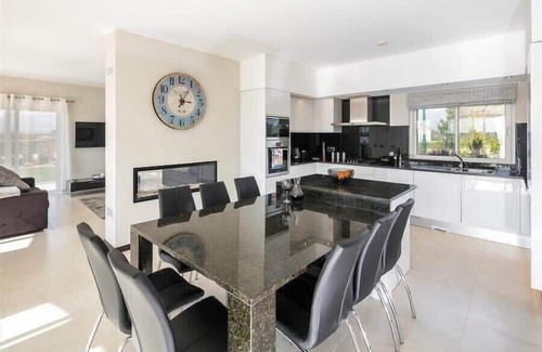 Lagoa Villa | Villa Pinta - Magnificent newly built 5 bedroom property with stunning golf and
