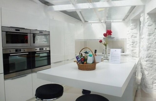 La Croix des Gardes Villa | Villa, pool & garden close to Cannes and beach. 20 Guests