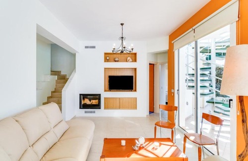 Possidon Beach Gardens Villa | Villa Poseidon Gardens by Ezoria Villas