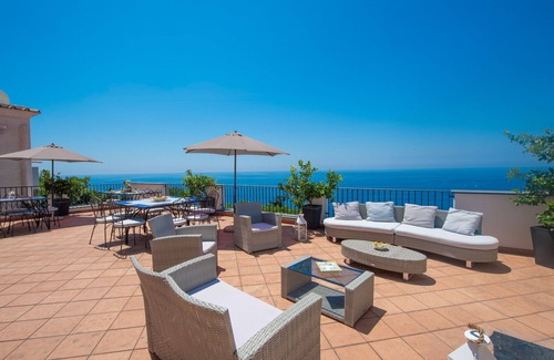 Praiano Villa | Villa Praiano promoted by WeekHomes.com