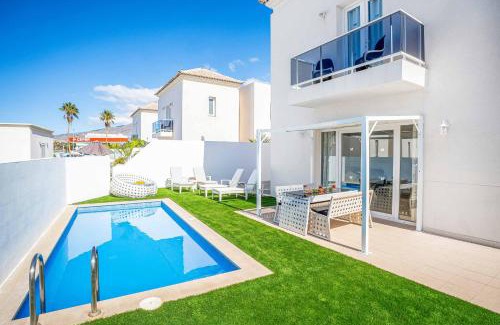 Costa Adeje Villa | Villa Primrose