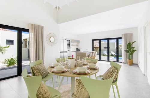 Marie Pampoen Villa | Villa Pura Vida Mambo Beach