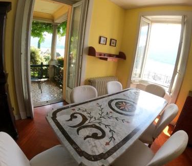 Fiumelatte Apartment | Villa Reginella