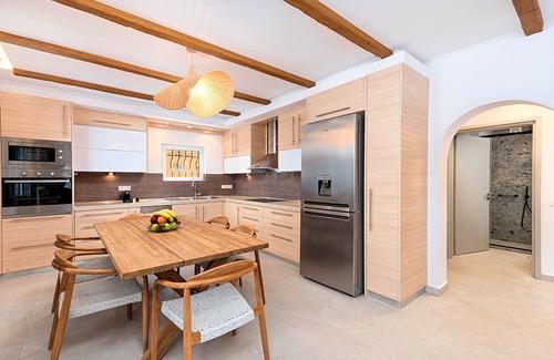 Paralia Kourna Villa | Villa Remezzo Heated Pool, Beach Side, 24 guests