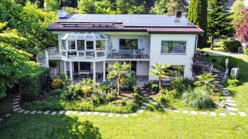 Hohentengen am Hochrhein Villa | Villa Rheinblick - Riverside Gem near Zurich