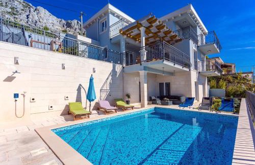 Mimice Villa | Villa S&A with heated private pool, 3 bedrooms, 3 bathrooms, playground