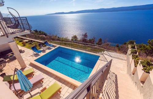 Mimice Villa | Villa S&A with heated private pool, 3 bedrooms, 3 bathrooms, playground