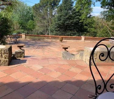 Loriol-du-Comtat Villa | Villa Sainte BARBE