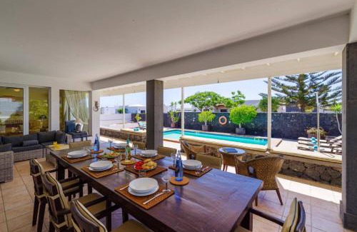 Puerto Calero Villa | Villa Sama by Villa Plus