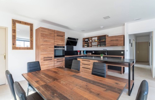 Mondragon Villa | Villa 'Sérénity 10 Pers Maxi' with WIFI, private pool, private terrace and air conditioning