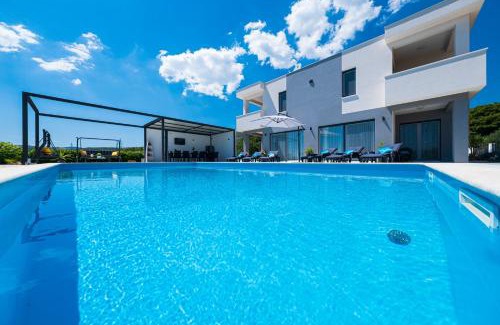 Rudine Villa | Villa Sky - Heating Pool
