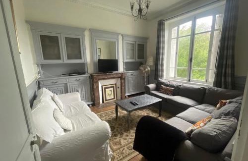 Saint-Junien House | Villa Sleeps 8 with Pool and Hot Tub